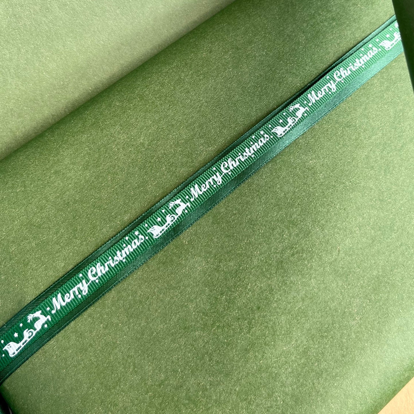 Wrapping Paper Matt Green – 50cm Wide, Eco-Friendly, 100% Recycled Kraft, Plastic-Free & Sustainable Gift Wrap