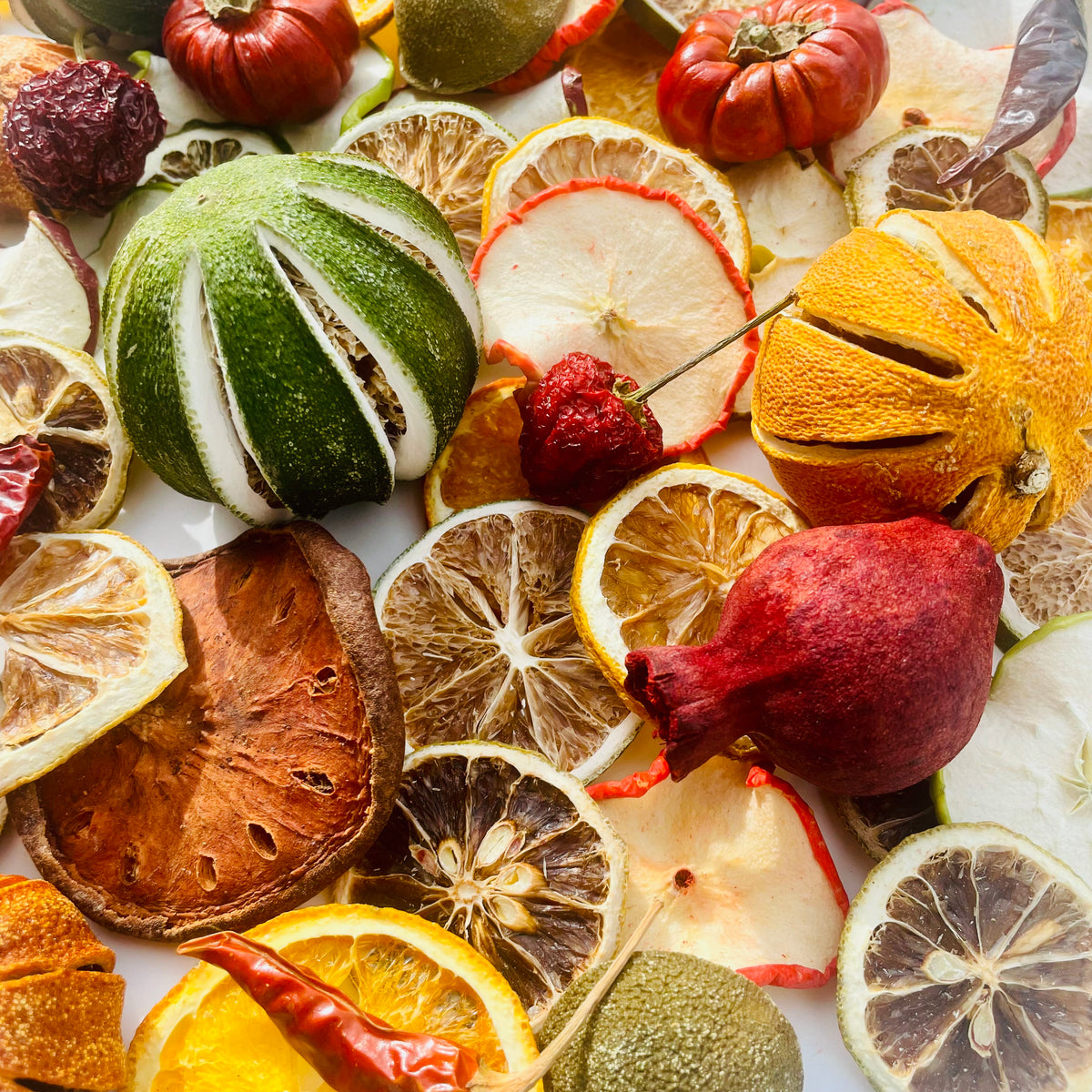 PurpleRama Exclusive Dried Fruit Mix – 71 or 142 Pieces, 17 Varieties for Wreaths & Crafts