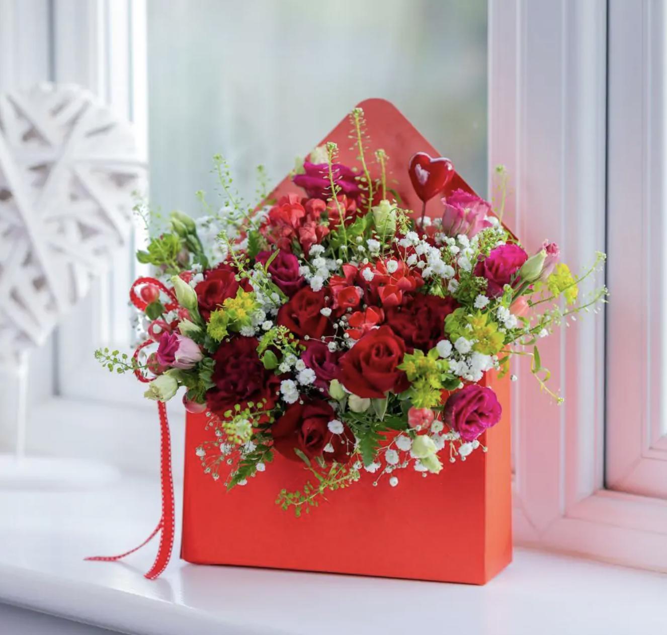Red Envelope Flower Box, Storage Box, Floral Display, Gift Hamper, Birthday, Valentines, Wedding.