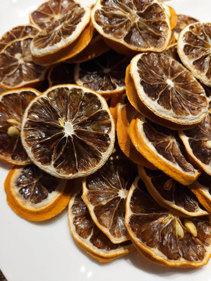 Dried Fruit Orange Slices, Green Oranges, Red Apple Slices, Green Apple Slices, Lemon Slices, Whole Oranges, Mandarines.