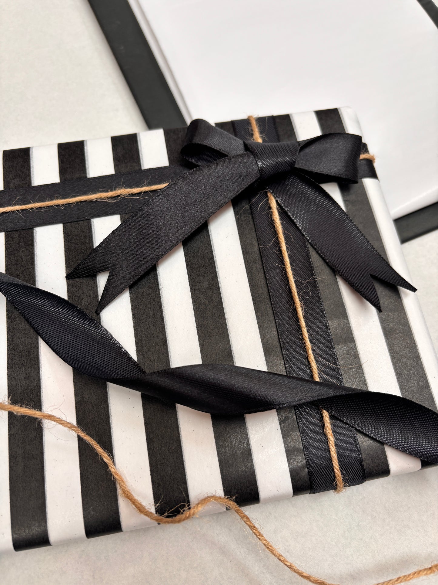 Tissue Paper Black & White Stripe Luxury Thick 18GSM Sheets Eco Friendly Full Size 75cm x 50cm 1-10 Sheets Folded