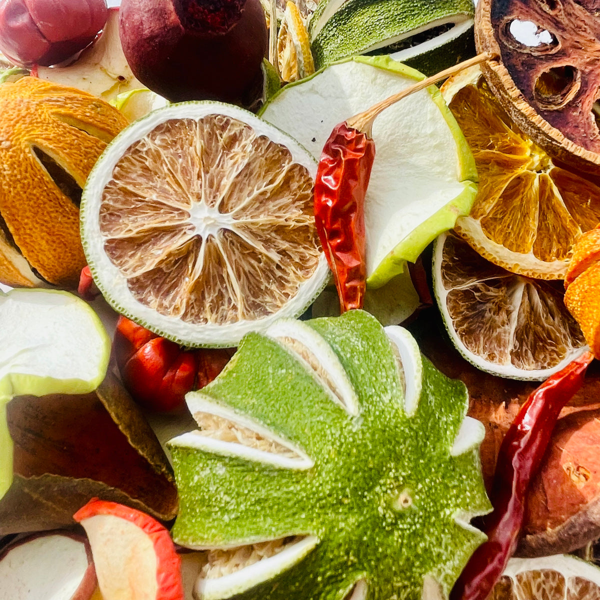 PurpleRama Exclusive Dried Fruit Mix – 71 or 142 Pieces, 17 Varieties for Wreaths & Crafts
