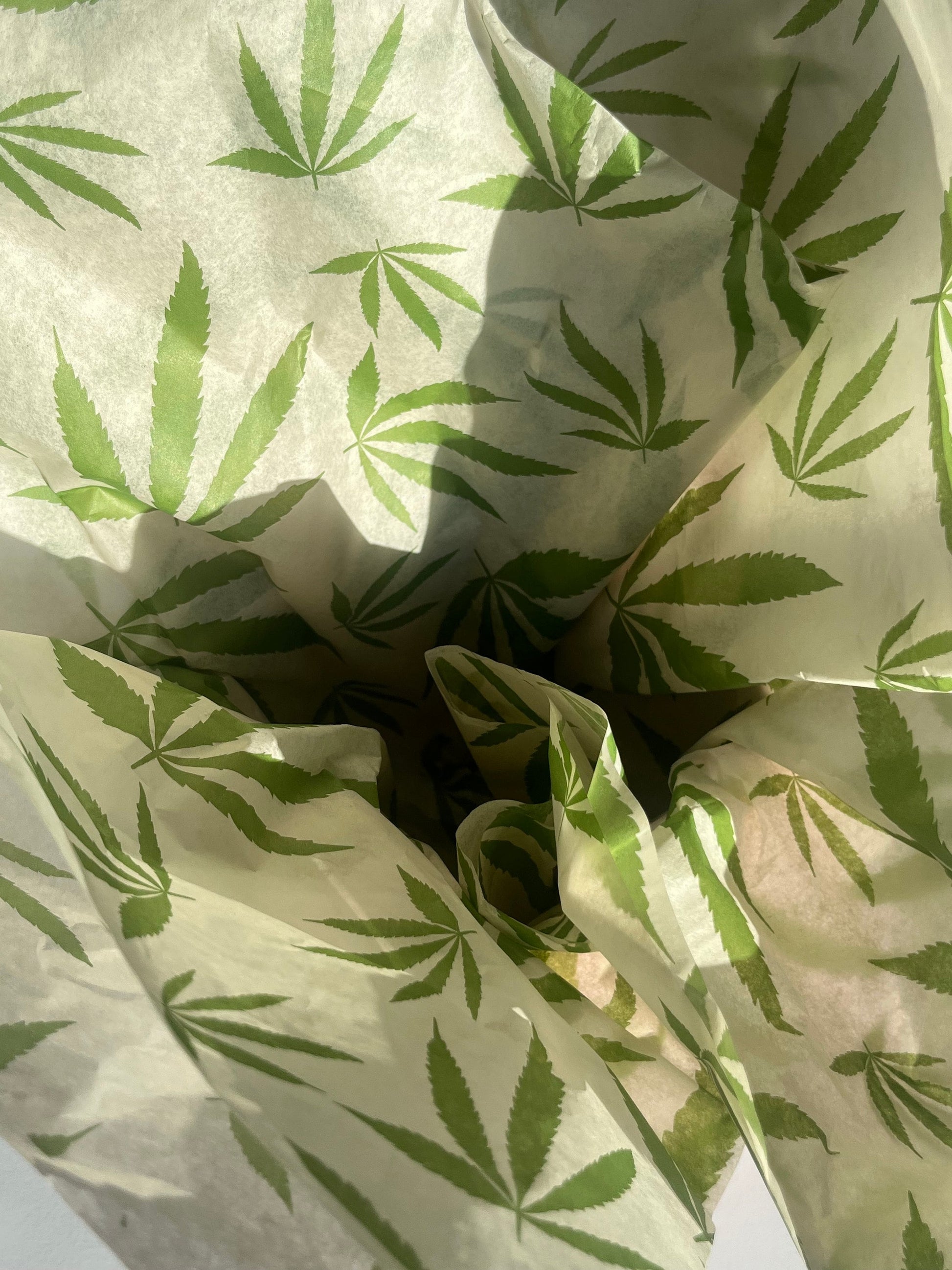 Tissue Paper Cannabis Leaf Luxury Thick 18GSM Sheets Eco Friendly Full Size 75cm x 50cm 1-10 Sheets Folded